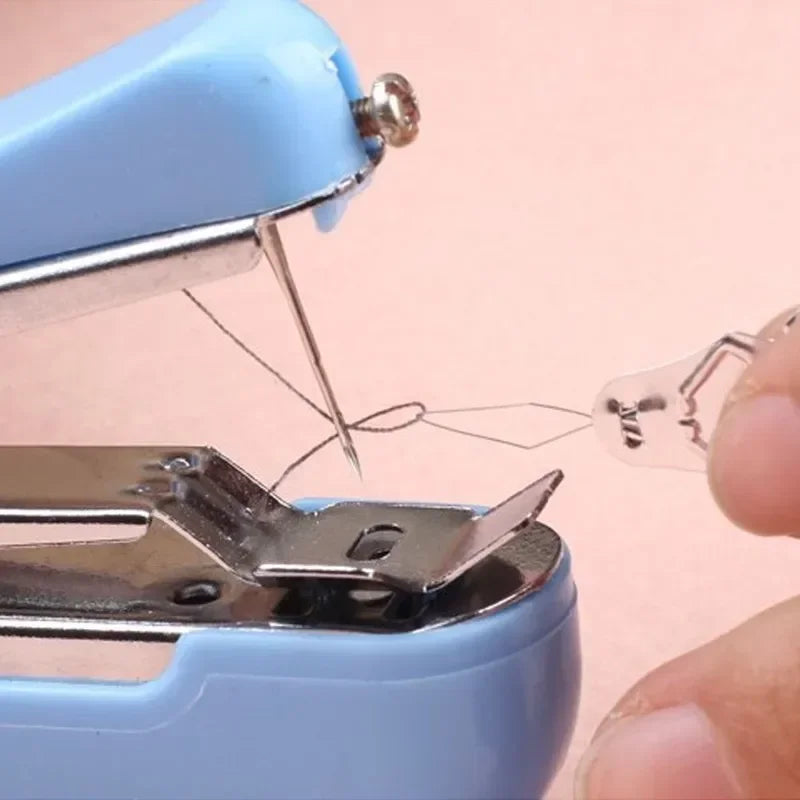 Mini Máquina de Costura Manual